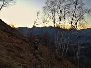 71 Scendiamo alla Forcella di Spettino a tramonto avvenuto 